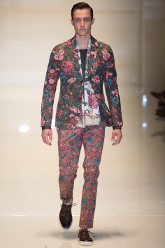 Gucci model mix floral and floral
